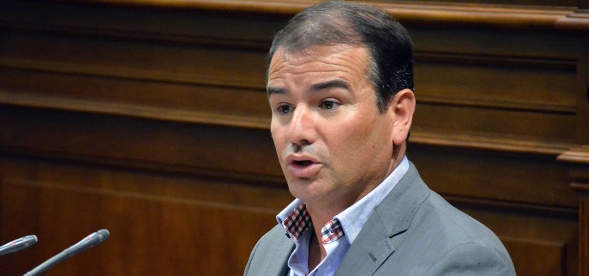 El diputado del PSOE Canarias, Marcos Hernández Guillén, durante una intervención en el Parlamento autonómico