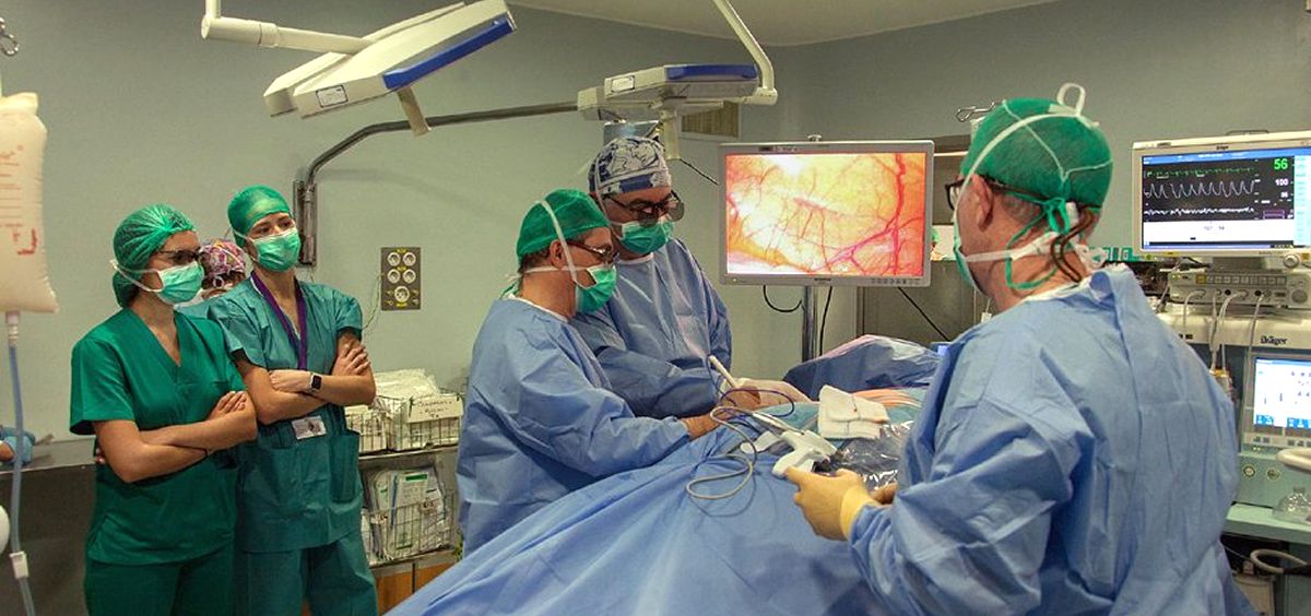 Los nueve centros hospitalarios de Andalucía que concentran el 75 % de la lista de espera quirúrgica comienzan a aplicar el Plan de Choque
