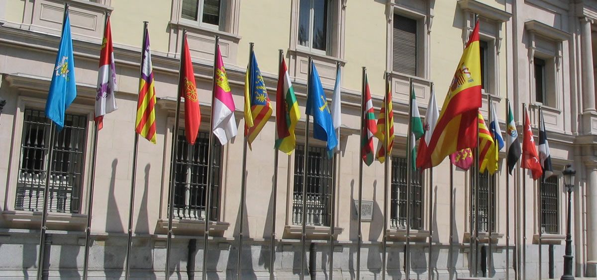 Las banderas autonómicas, en el Senado de España