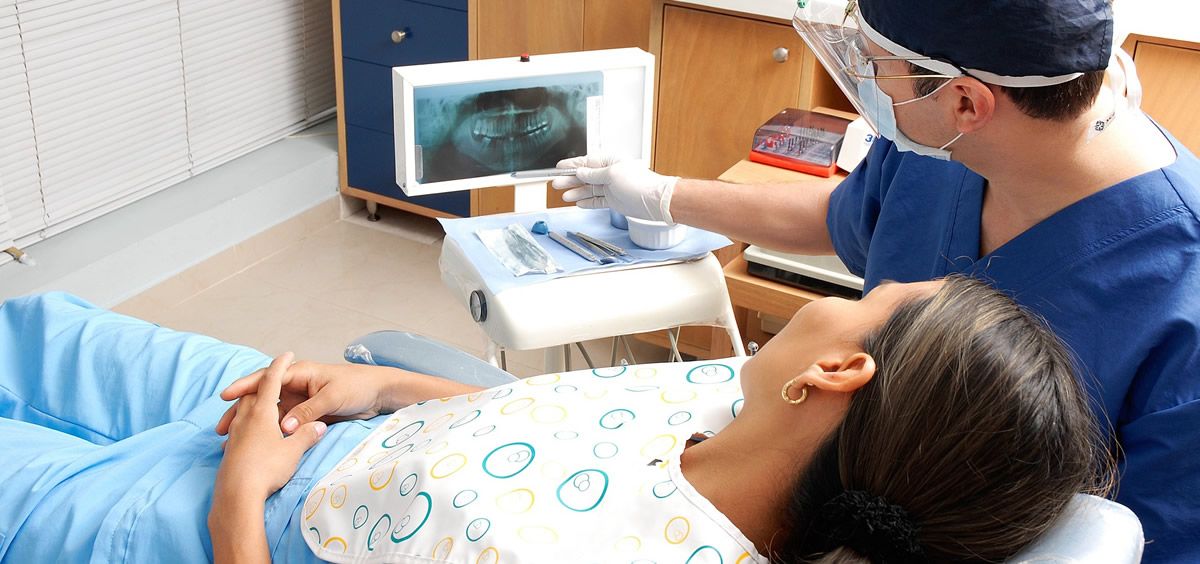 España es el país de Europa donde más implantes dentales se realizan y menos se va al dentista de manera preventiva