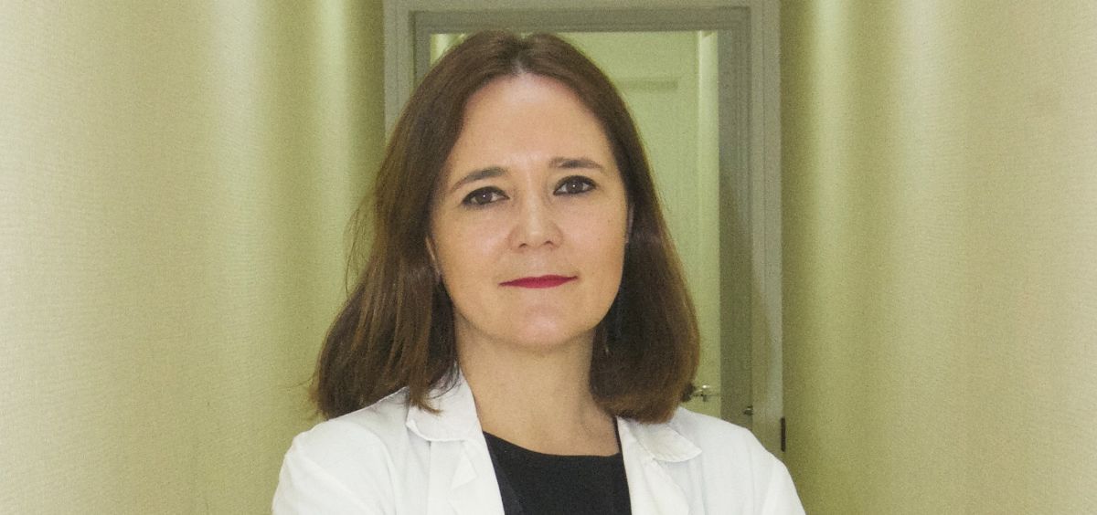 La psicóloga Elena Iracheta, del Ruber Internacional, realiza la técnica EMDR para el tratamiento de los traumas