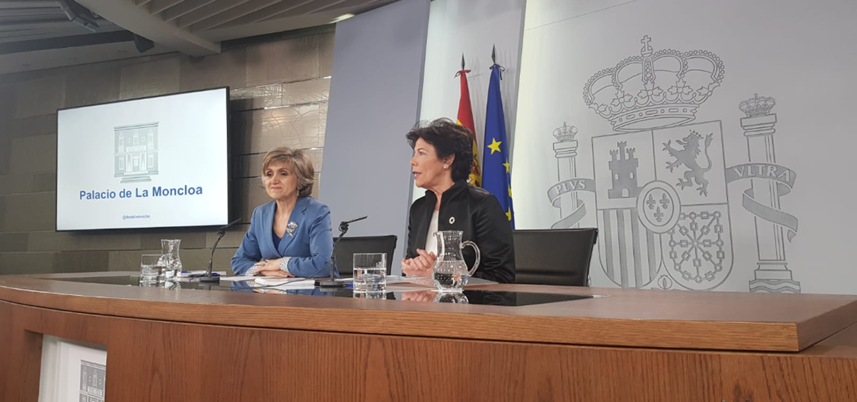 María Luisa Carcedo y Isabel Celaá durante la rueda de prensa del Consejo de Ministros
