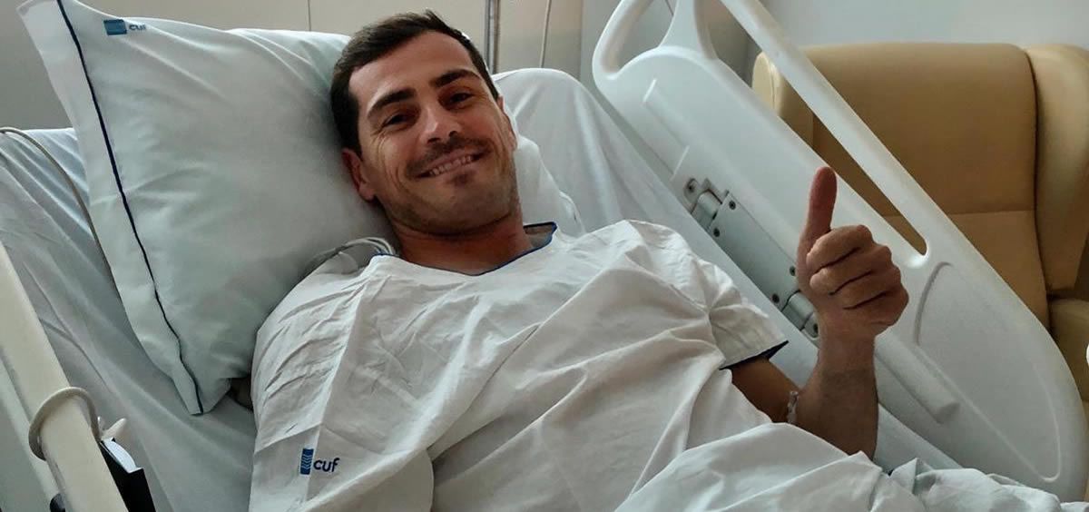 Iker Casillas durante su ingreso tras sufrir un infarto agudo de miocardio. (Foto vía Instagram)