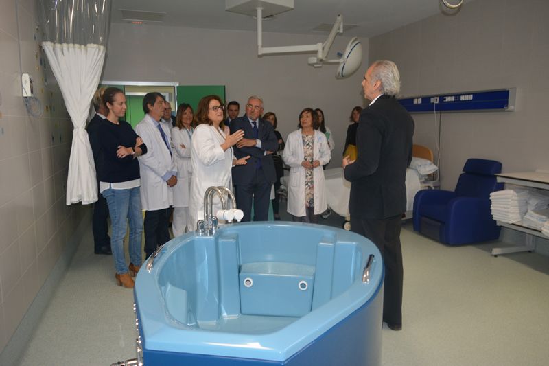 Ruiz Escudero, durante su visita al Hospital de Torrejón