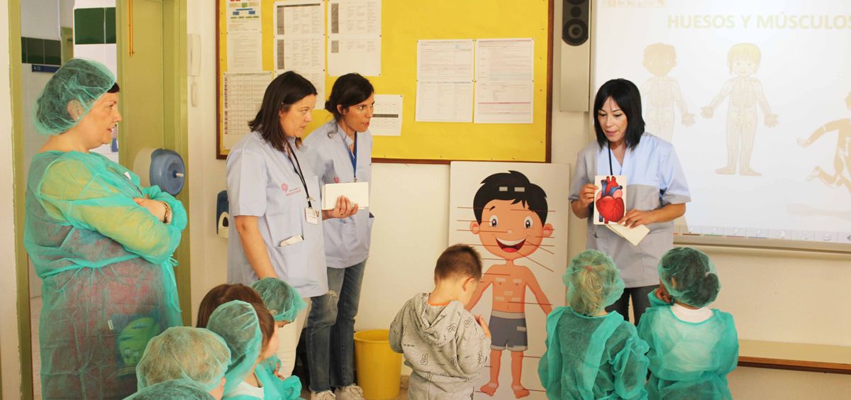 Vinalopó Salud transforma aulas escolares en quirófanos por un día