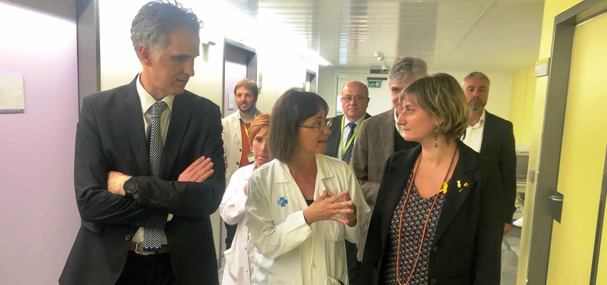 Alba Vergés en su visita al Hospital Germans Trias