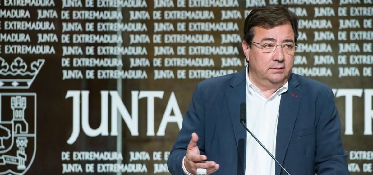 El presidente de la Junta de Extremadura, Guillermo Fernández Vara, en rueda de prensa posterior al Consejo de Gobierno