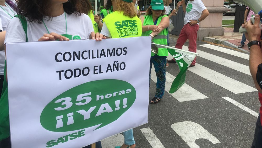 Protestas de los profesionales de Enfermería a favor de la implantación de la jornada de 35 horas en Castilla y León