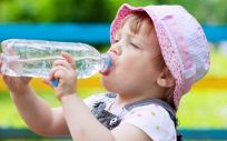 El Ministerio de Sanidad recomienda beber agua o líquidos con frecuencia
