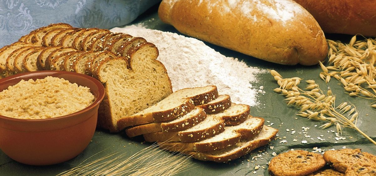 El gluten es un complejo de proteínas presente en el grano del trigo común y en otros cereales